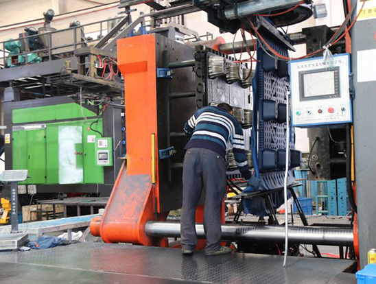 吹塑托盤(pán)第一車間