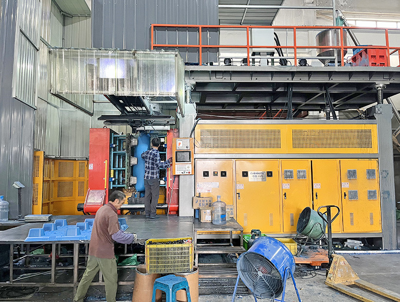 吹塑托盤(pán)第二車間